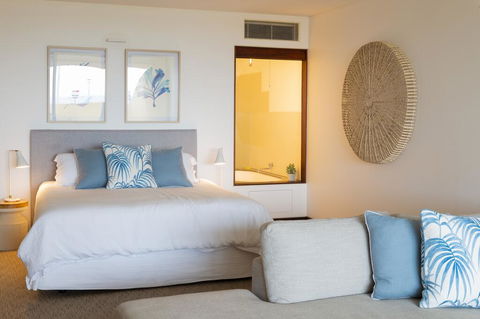 Beach Suites - Accommodation Nelson Bay 3
