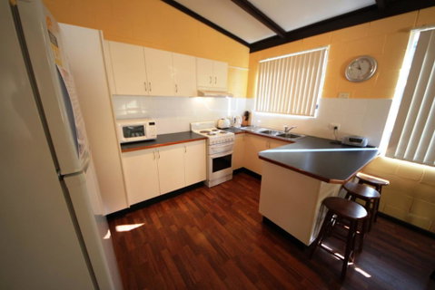 Beach Unit 5 At Hat Head - Nelsons Bay Accommodation 2