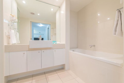 Beaches On Lammermoor Apartments - Accommodation Nelson Bay 3