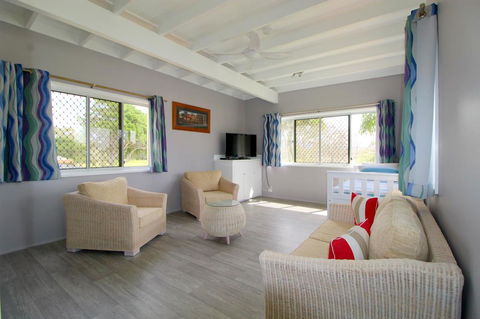 Beachfront 6, 25 Willow Street - Accommodation Nelson Bay 0