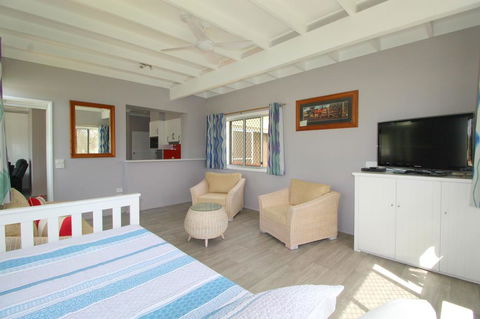 Beachfront 6, 25 Willow Street - Accommodation Nelson Bay 2