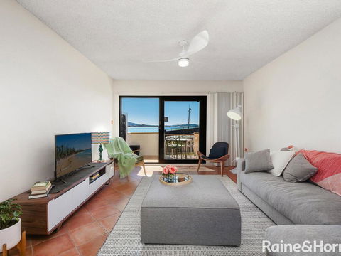 Beachfront Terrigal - 4/24 Terrigal Espl - Accommodation Nelson Bay 2