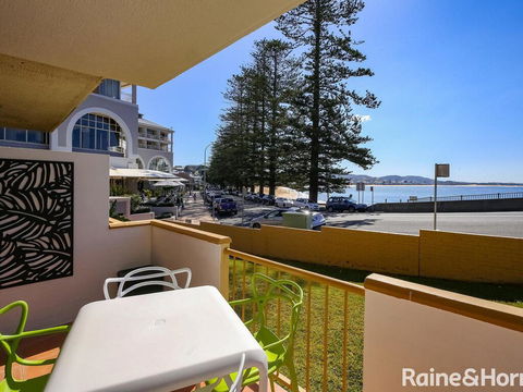 Beachfront Terrigal - 4/24 Terrigal Espl - Accommodation Nelson Bay 1