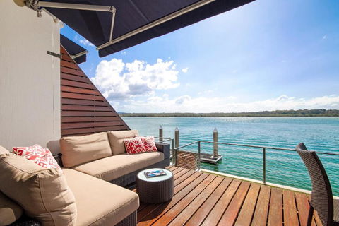 Riverfront Apartment, Perfect Location - Accommodation Nelson Bay 3