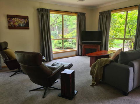 REDGUM RETREAT BRIGHT - Luxury Spa Villa - Accommodation Nelson Bay 2