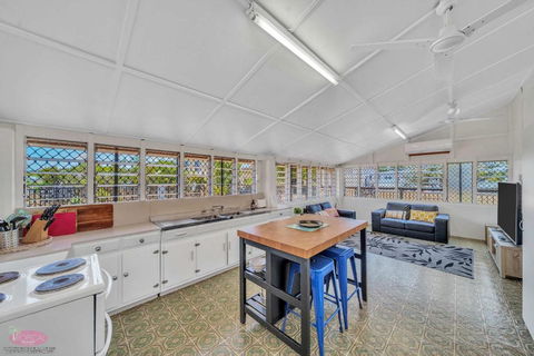 Reef Shack Beach Vibes Stroll To The Beach - Accommodation Nelson Bay 2