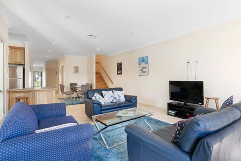 Relax On Charles St - 4A Charles Street Port Elliot - BYO Linen - Accommodation Nelson Bay 1