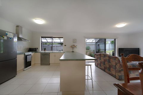 Relaxing Holiday Home Pets Are Welcome - Accommodation Nelson Bay 2