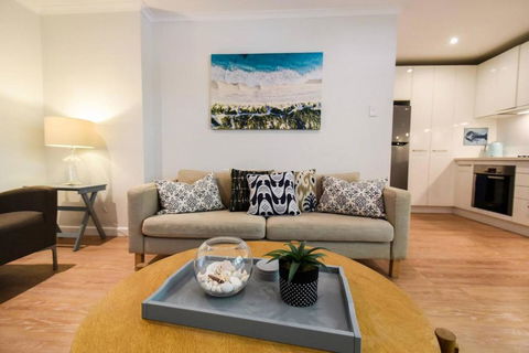 Resort-style Coastal Living With Balcony & Pool - Accommodation Nelson Bay 0
