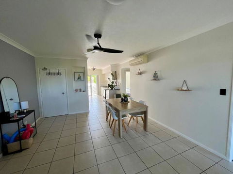 Resort Style Holiday Unit - Accommodation Nelson Bay 3