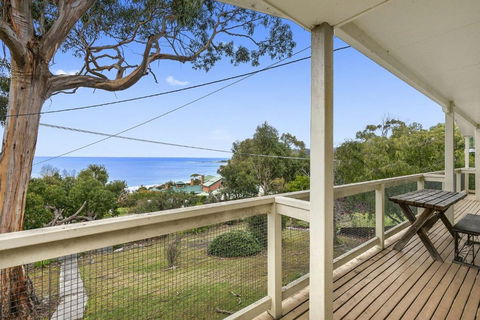 Retro Retreat - Accommodation Nelson Bay 0
