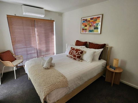 Retro Rose St Kilda Mansions - Accommodation Nelson Bay 3