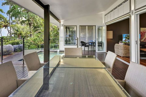 Ripples On The Beach - Beachfront Mission Beach - Accommodation Nelson Bay 2