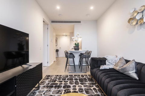 Ritzy Apartment In Iconic Australia 108 With Views - Accommodation Nelson Bay 2