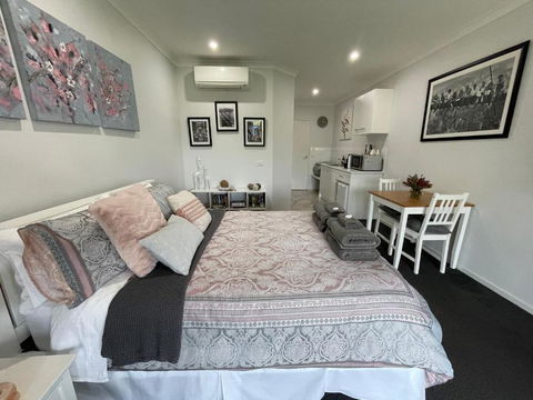 River Gardens Axedale Pet Friendly Farmstay B&B - Accommodation Nelson Bay 2