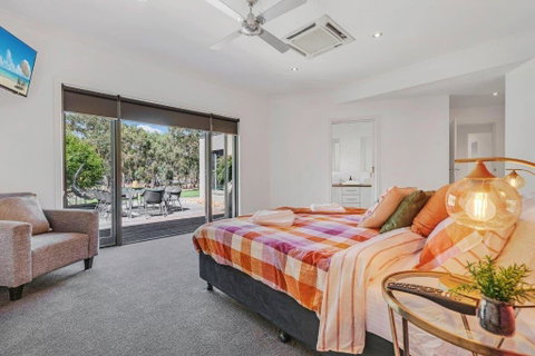 Riverlyne - Riverfront Holiday Home - Accommodation Nelson Bay 3