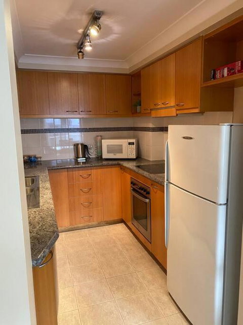 RIVERSIDE CITY VIEW PARKING NETFLIX WIFI WINE FREE - Accommodation Nelson Bay 2