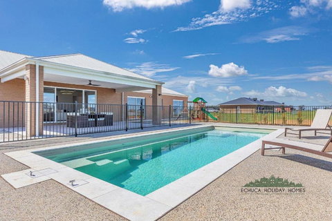 Riverside Meadows - Accommodation Nelson Bay 0