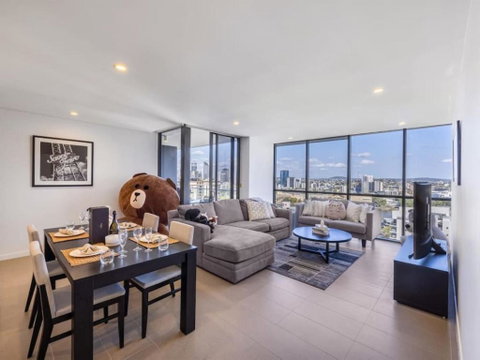 Riverview 2BR Delicate Apt, 1min To Train Station - Accommodation Nelson Bay 0