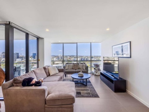 Riverview 2BR Delicate Apt, 1min To Train Station - Accommodation Nelson Bay 1