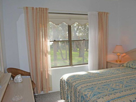 Sailfish, 3,46 Magnus Street - Unit With Stunning Water Views And Close To Town - Accommodation Nelson Bay 3