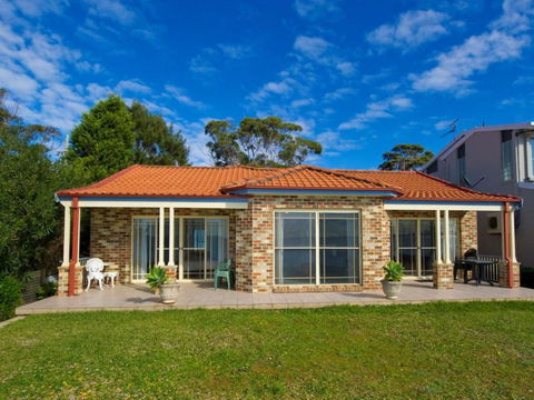 Salamander Beach Front - Accommodation Nelson Bay 1