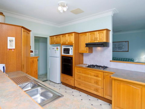 Salamander Beach Front - Accommodation Nelson Bay 3