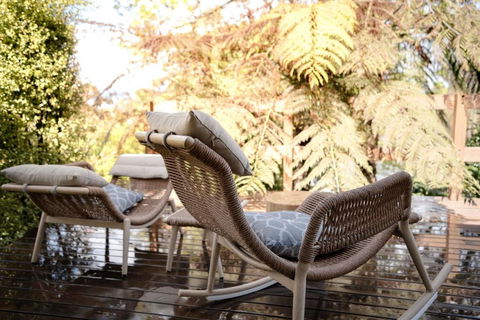 Romantic Garden Cottage With Home Cinema - Nelson Bay Accommodation.com 2