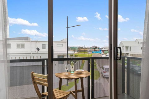 Rockpool Escape - A Coastal Refresh Near The Marina - Accommodation Nelson Bay 2