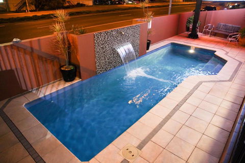 Rocky Resort Motor Inn - Accommodation Nelson Bay 2