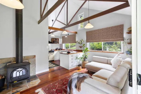 Romantic Lakeview Cottage - Accommodation Nelson Bay 3