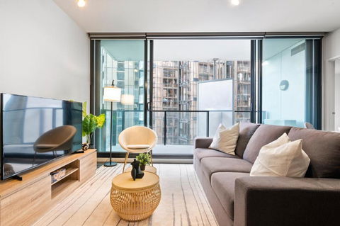 Rooftop Pool 2BR Apt At Marvel Stadium With Free Parking - Accommodation Nelson Bay 1