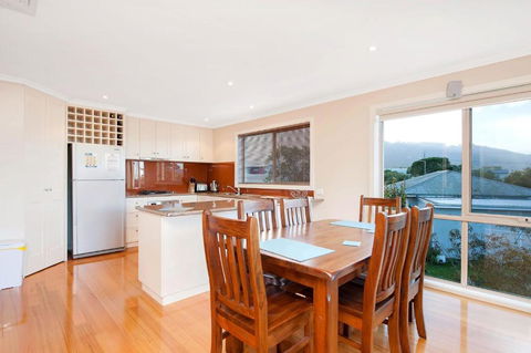 Rose - Accommodation Nelson Bay 2