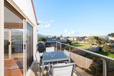 Rose - Accommodation Nelson Bay 3