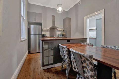 Rose Cottage - Stroll To CBD, Leafy Setting - Accommodation Nelson Bay 1