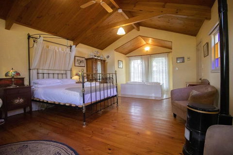 Rose Petal Cottage - Accommodation Nelson Bay 0