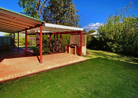 Rosewood Cottage - Accommodation Nelson Bay 3