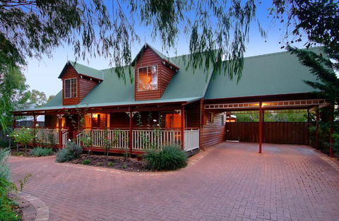 Rosewood Cottage - Accommodation Nelson Bay 2