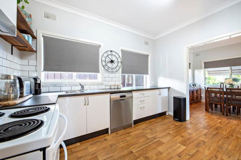 Rosewood Cottage - Stroll To Central, Cosy Escape - Accommodation Nelson Bay 1