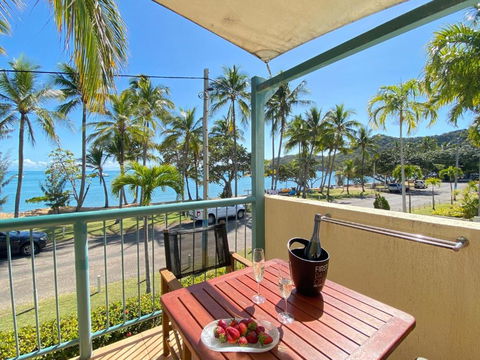 Sails On Horseshoe Apartment 4 - Accommodation Nelson Bay 2