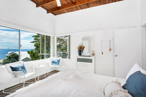 Sally Beach House With Ocean Views - Accommodation Nelson Bay 1