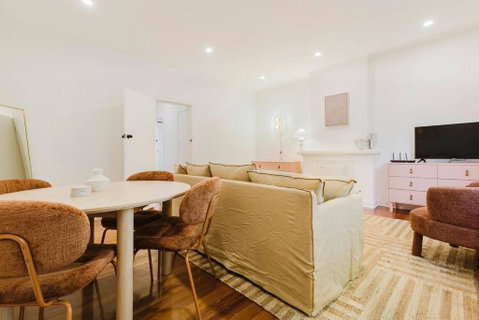 Salmon Calm - Trendy Velvet Allure By Albert Park - Accommodation Nelson Bay 3