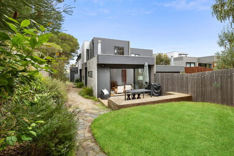 Salt On Walker - Accommodation Nelson Bay 0