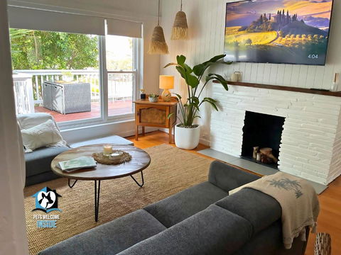 Saltwater Sunsets Seaside Haven With Ocean Views - Accommodation Nelson Bay 2