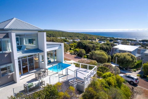 Salty Kiss I Private Properties - Accommodation Nelson Bay 0
