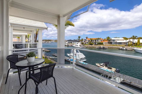 Salty Views - Accommodation Nelson Bay 2