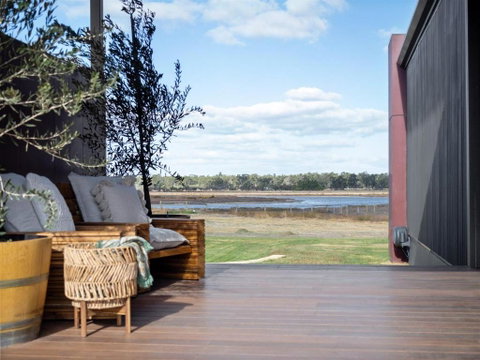 Samphire Chalet Peppermint - Accommodation Nelson Bay 2