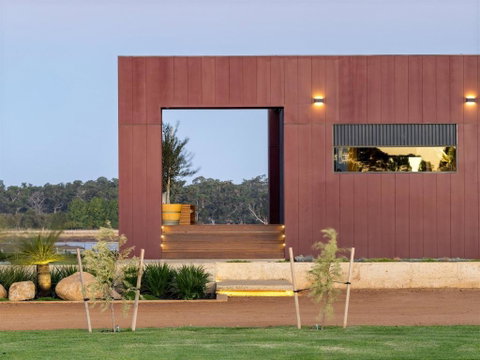 Samphire Chalet Tuart - Accommodation Nelson Bay 0