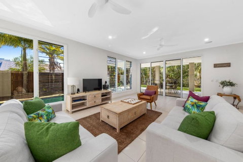Sand And Sea Beach House - Accommodation Nelson Bay 2