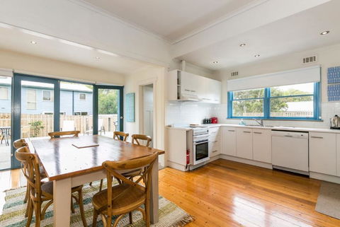 Sand Surf And Sunshine - Accommodation Nelson Bay 1